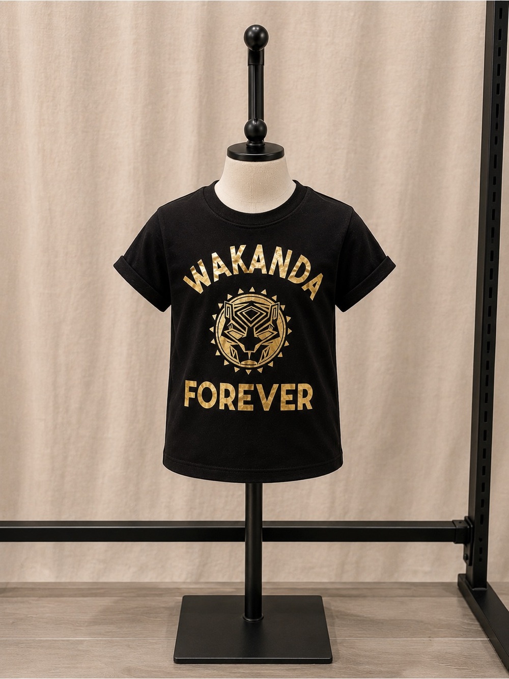 Wakanda Forever Graphic T-Shirt Little Girls Size M( 7/8) Black Gold‎